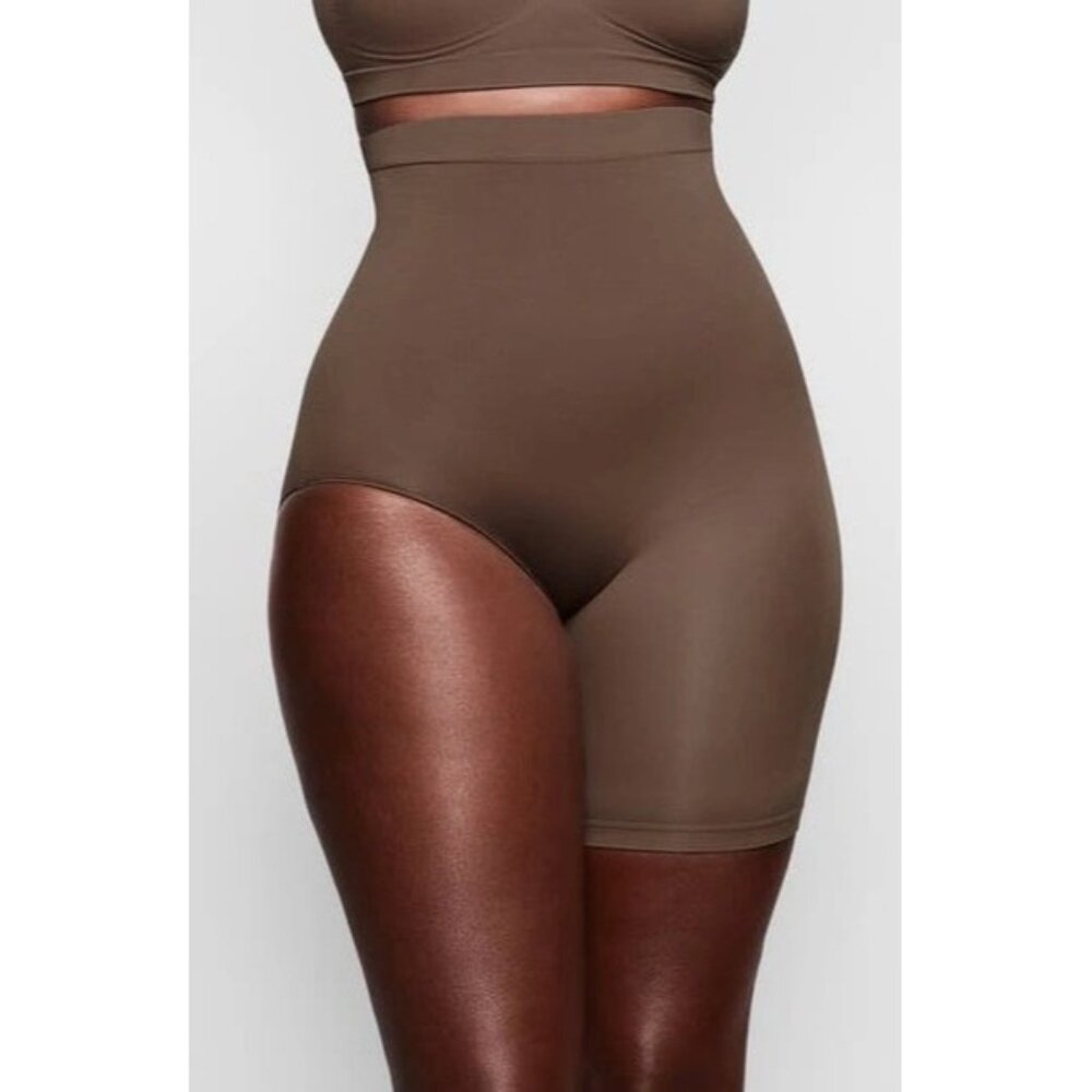 SKIMS Solution Short #2 NEW Shapewear Right Leg Exposed Oxide‎ XXS/XS
